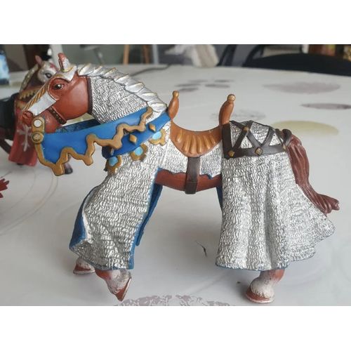 Figurine Papo : Le Cheval En Armure Et Cotte De Maille.