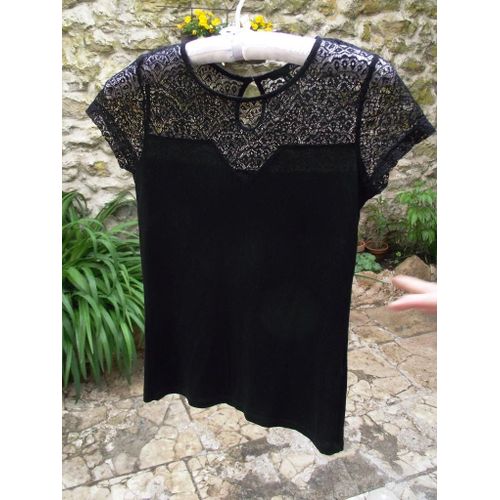 Tee Shirt Noir Et Dentelle Etam Taille S Je Me Tiens À Votre Disposition Pour Tous Renseignements Supplémentaires. Merci De Votre Visite À Bientôt.