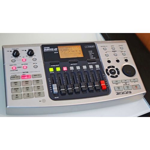 ZOOM MRS-8