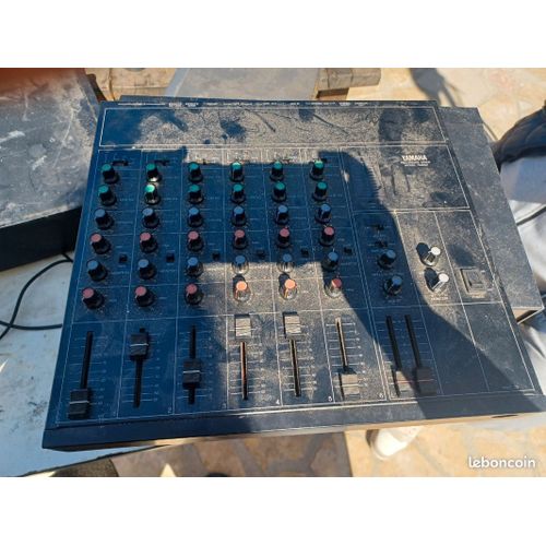 Table de mixage yamaha rm602 ..