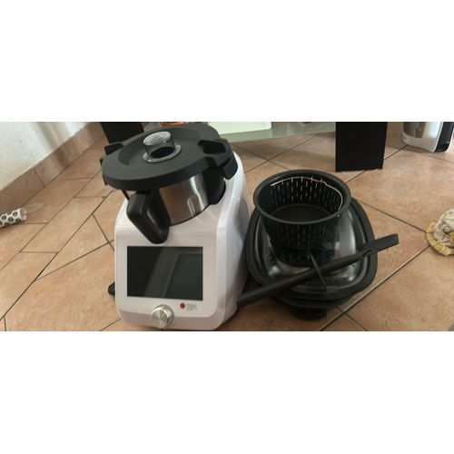 À vendre Mesieur cuisine connecte servie 1 fois vendue avec son carton d’origine et tout ses ustensiles facture à l’appuie acheté le 12 décembre 2024