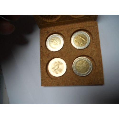 Lot De 4 Pièces De 2 Euro Dans Un Coffret En Liege Lot N°4