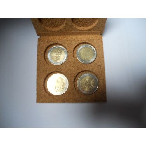 Lot De 4 Pièces De 2 Euro Dans Un Coffret En Liège Lot N°9