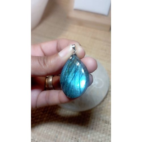 19g Pendentif En Labradorite Fabrication Artisanale Madagascar L01