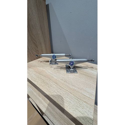Royalinverted Truck Skate