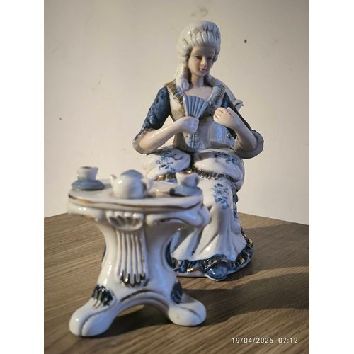 Figurine vintage en porcelaine coloniale Français