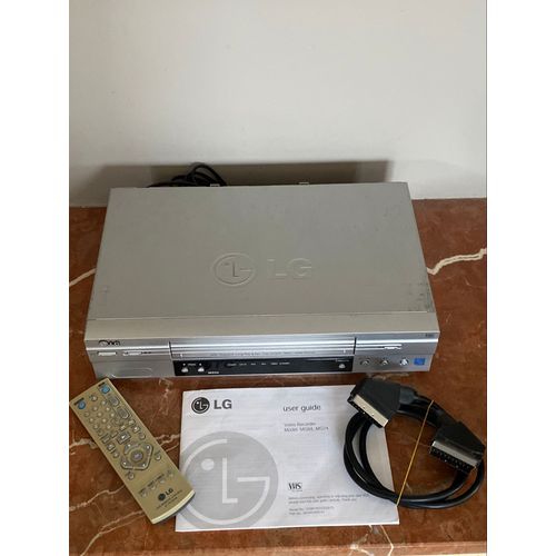Magnétoscope haut de gamme LG MG24 avec sa télécommande 