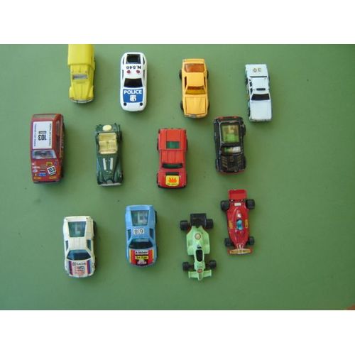Lot 12 Autos Miniatures Soit 10 Majorette + 1 Burago + 1mattel + Joint En Cadeau Un 13e Véhicule.