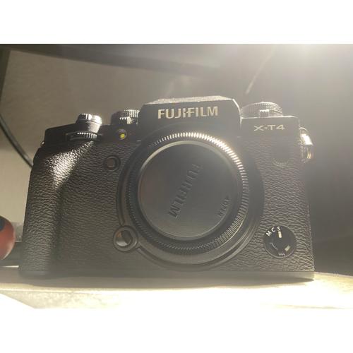 Fujifilm X-T4 26.1 mpix + 3 batteries + bague d'adaptation speedbuster Viltrox FX to EF