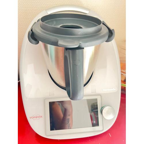 Thermomix TM6 avec accessoires sous garantie jusqu¿en mai 2025