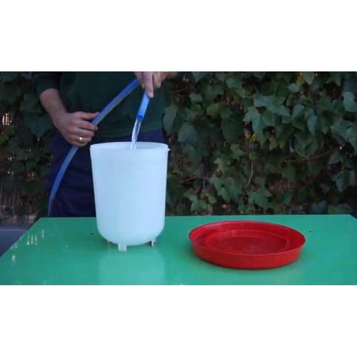 Abreuvoir À Poulet Rouge 5 Litres. 23 X 22 Cm