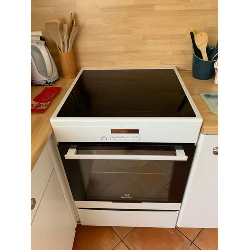 Cuisinière induction , four électrique Electrolux