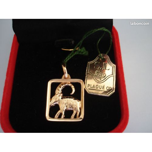Médaille Carrée En Plaqué Or Bélier
