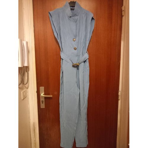 Combinaison Manches Courtes Zara, Taille Xs, Coloris Bleu Clair,2 Poches En Biais Sur Les Côtés, Boutonnée Sur Le Devant Sur Le Haut 2 Gros Boutons Fantaisie Nuancés De Marron, Ceinture.