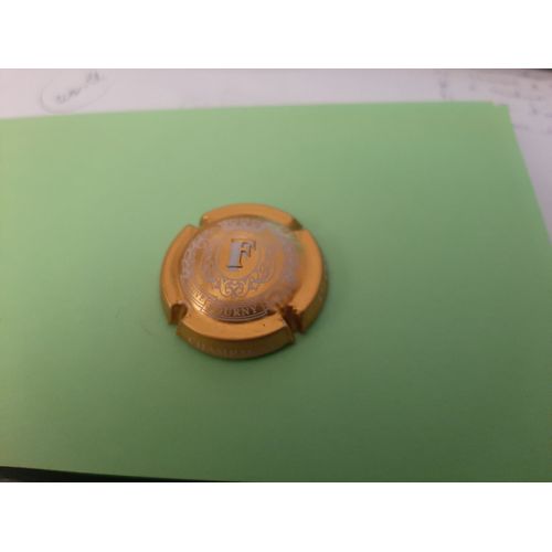 Superbe Capsule Du Champagne Veuve Fourny 1er Cru ! Or Et Inscription Blanche