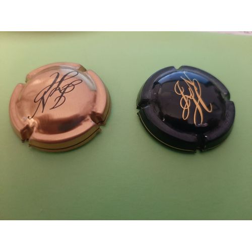 Rare ! Joli Lot De 2 Capsules Du Champagne Haton Serie Initiales Vert Foncé Et Or