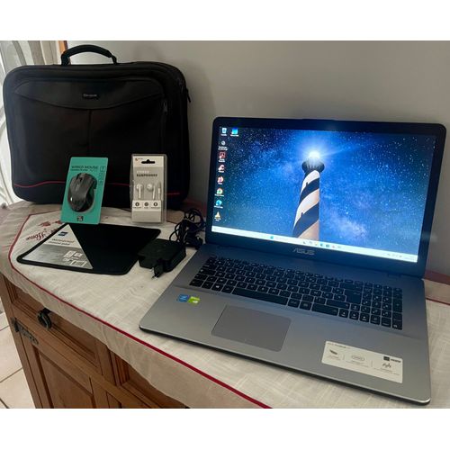 ASUS VIVOBOOK 17 R702UB-BX122T - 17" Intel Pentium 4405U - 2.1 Ghz - Ram 8 Go - SSD 240 Go