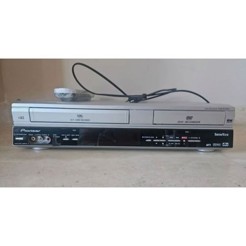 convertisseur vhs dvd de la marque PIONEER , vous permet de mettre vos video dans un format moderne