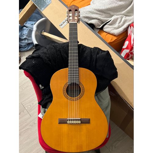 Guitare Yamaha 2/3