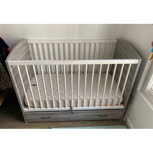 Lit Enfant À Barreaux 
