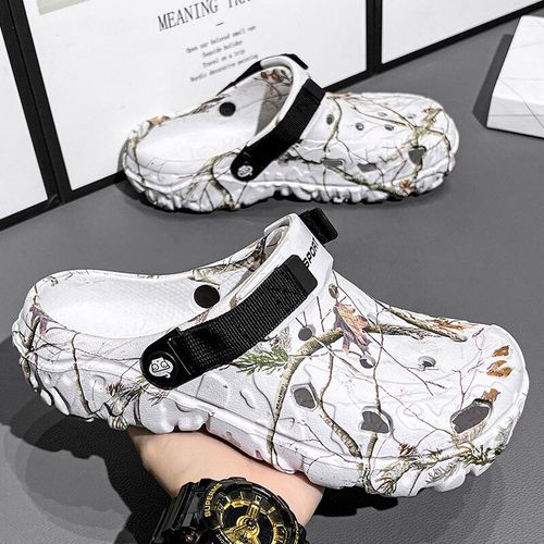 Hommes Pantoufles De Haute Qualité Classique En Plein Air Anti-Dérapant Chaussures De Jardin Léger Mode Sandales Décontractées Sandales Pour Hommes Plate-Forme