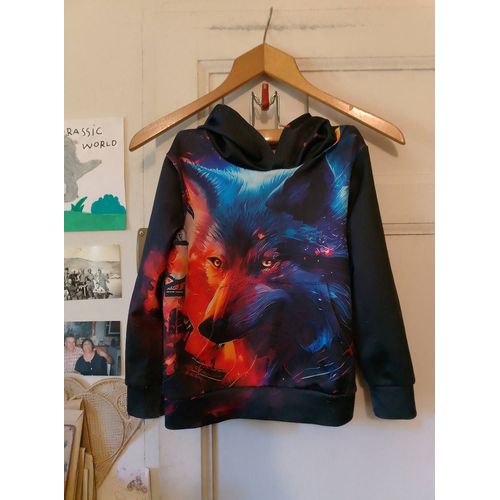 Sweat À Capuche Motif Loup Coloré 6 Ans.