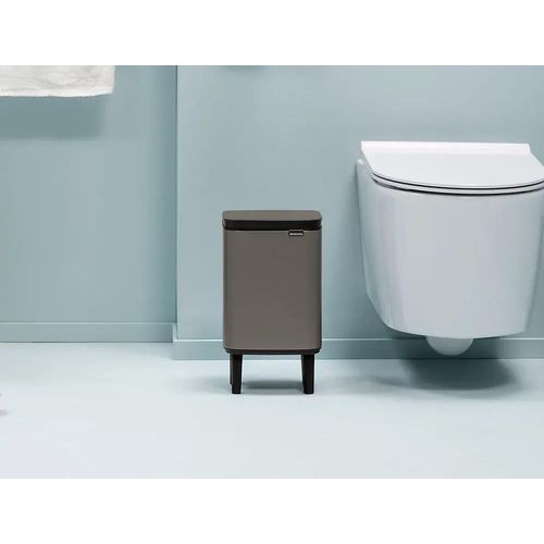Poubelle de salle de bains 4 L compacte en acier, platinium mat, Brabantia Bo Waste Bin