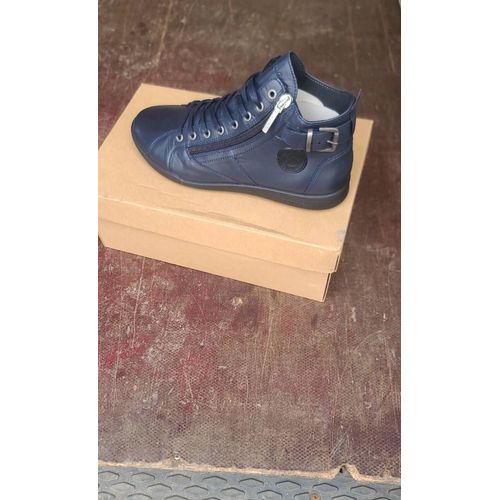 Pataugas Taille 39 Bleu Marine Neuves