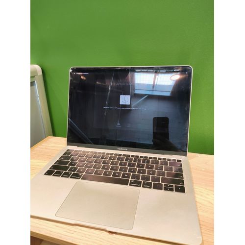 Apple MacBook Air with Retina display MVFK2LL/A - Mi-2019 - 13.3" Core i5 8 Go RAM 128 Go SSD Argent QWERTY