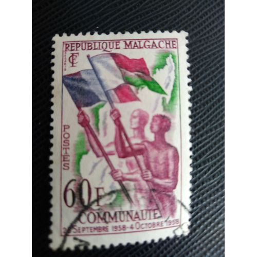 Timbre Madagascar Y T 340 Personnes Avec Drapeaux Et Une Carte De Madagascar 1959 (030509 )