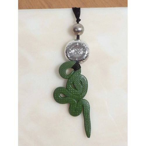 Collier/ Sautoir Avec Son Serpent Vert Et Billes En Plastique Argenté