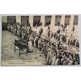 Carte Postale Ancienne, Tunisie, Enterrement D'Un Riche Indigène, Prière À La Mosquée