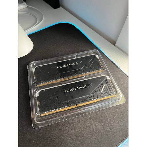 Barrette de ram 16gb (2x8), kinston beast RGB 3200mhz