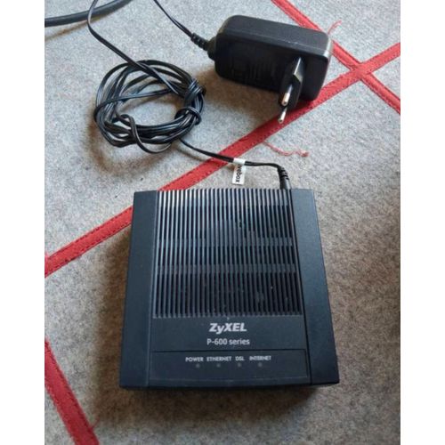 Routeur filaire ADSL2+ ZyXEL P-600 series - modèle P-660-T1 v3s