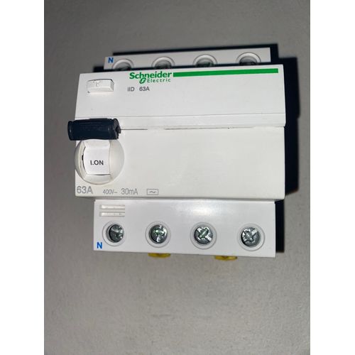Disjoncteur Schneider 63 A
