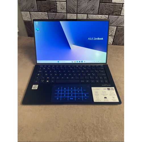 Asus Zenbook 13 UX333FAC - 13" Intel Core i5 - Ram 8 Go - SSD 512 Go