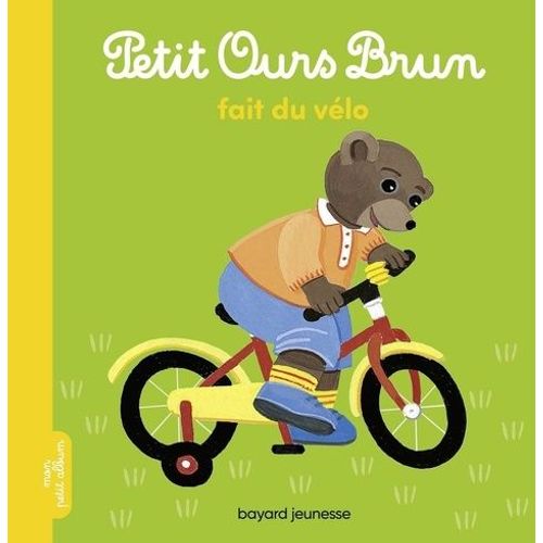 Petit Ours Brun Fait Du Vélo