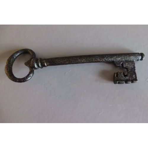 Ancienne Grande Clé N° 17