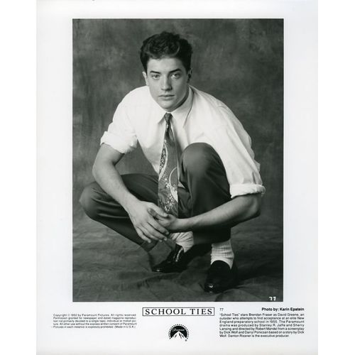 Brendan Fraser, La Différence (School Ties) : Photo De Presse Américaine Argentique Noir Et Blanc - Format 20x25 Cm - De Robert Mandel Avec Matt Damon, Chris O'Donnell - 1993