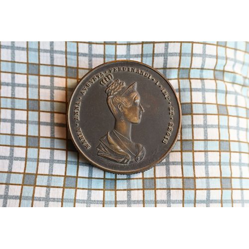 Maria Anna Augusta Ferdinandi 1836 Médaille Du Couronnement En Verre Loupe 3"