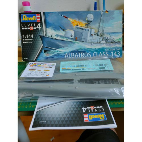 Maquette Bateau Revell 1/144 : Albatros Class 143-Revell