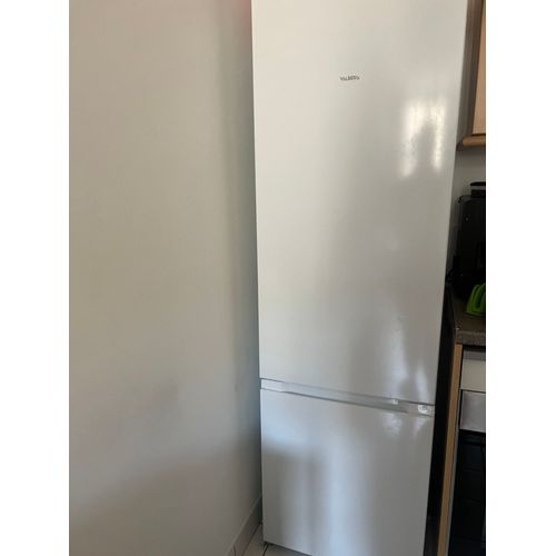 Réfrigérateur combiné VALBERG CS 262 D W625C