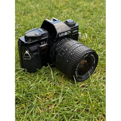 Minolta X-300S + Objectifs Sigma 28-70mm f/2.8