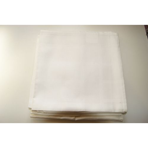 Lot De Sept Serviettes En Coton Blanches