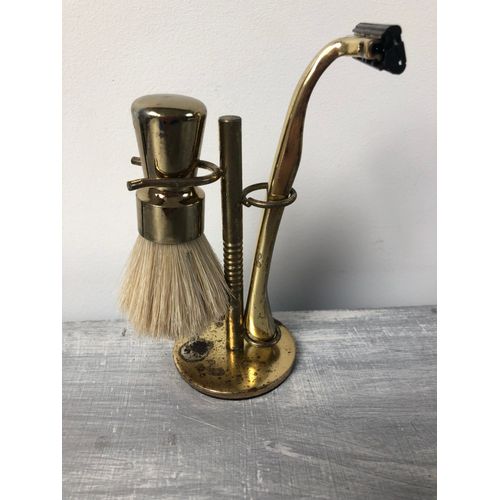 Ancien Kit De Rasage Rasoir Et Blaireau Dorés