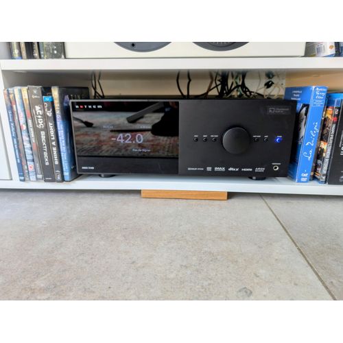 Ampli Anthem 1140 MRX 8K en parfait état , complet avec carton d'origine possibilité d'envoi pour 70€ avec assurance couvrant la valeur de l'ampli