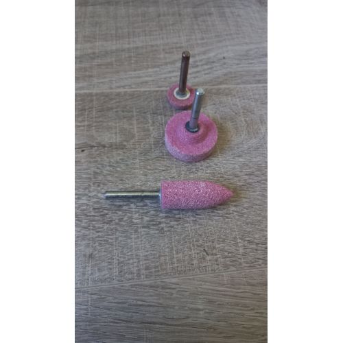 LOT DE 3 MEULES SUR TIGE CORINDON ROSE