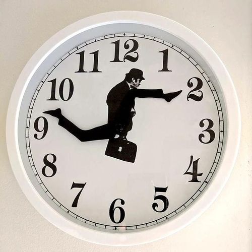 Inspiré Silly Walk Wall Clock Créatif Silencieux Muet Horloge Art Mural Pour La Maison Salon Décor