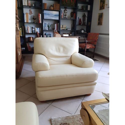 Paire De Fauteuils Cuir Marque Duvivier