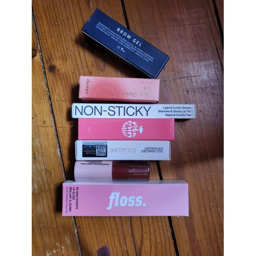 Gloss Ou Rouges À Lèvres De Marques Rouge